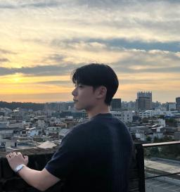 김준우